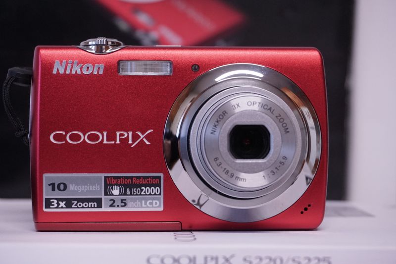 Cámara Digital Nikon COOLPIX S220 Roja + Caja afbeelding 11