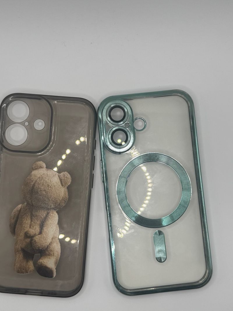 Funda iPhone 16 con oso y MagSafe