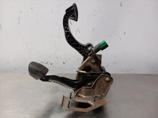PEDAL EMBRAGUE PEUGEOT 208 8F01 S / R
