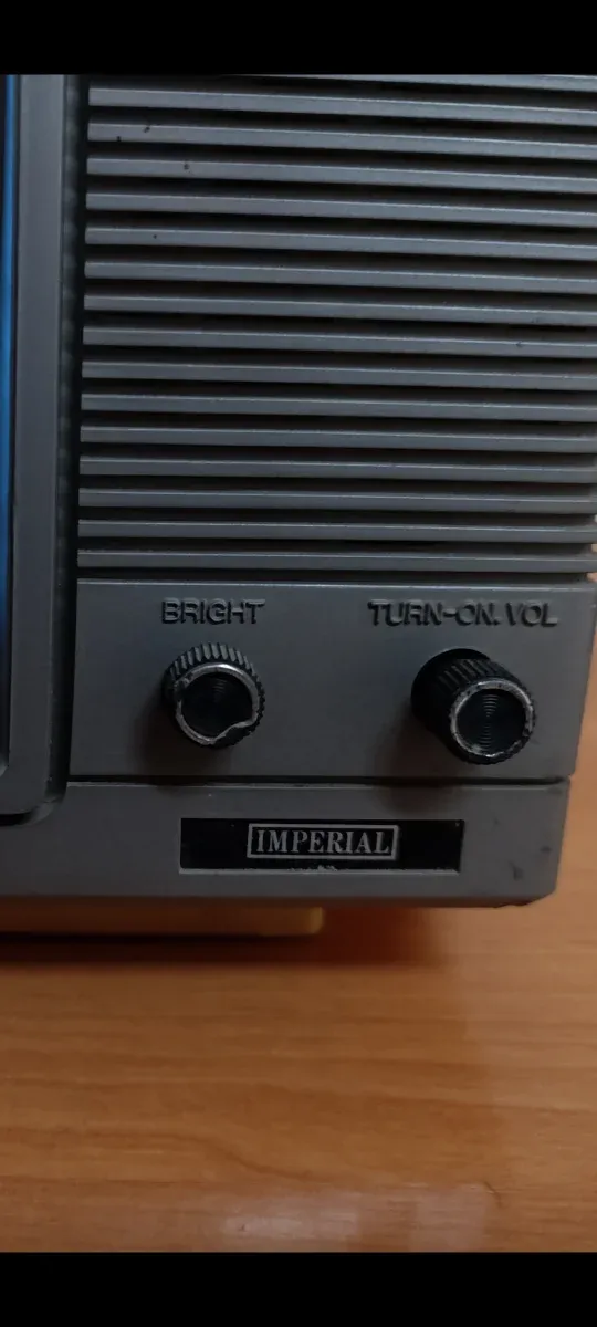 Televisor Portátil Vintage Blanco y Negro afbeelding 2