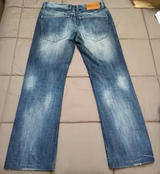 Pantalones vaqueros desgastados azules