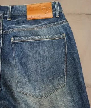 Pantalones vaqueros desgastados azules