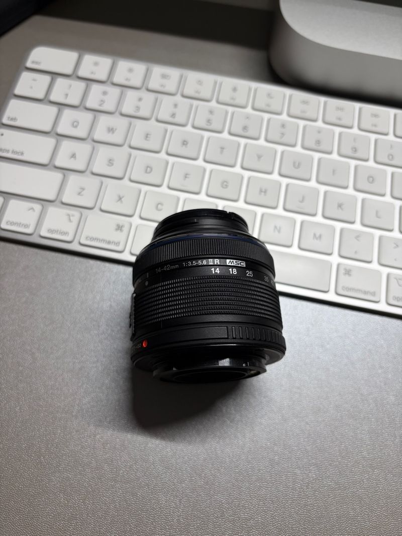 Objetivo Olympus 14-42mm f3.5-5.6 II R afbeelding 2