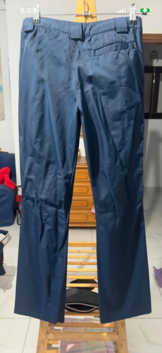 Pantalón ancho deportivo azul con detalles