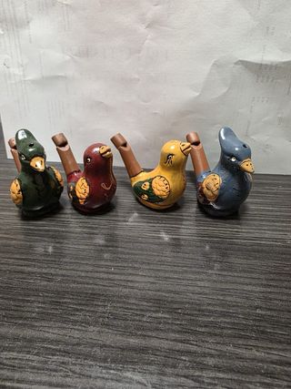 Silbato pájaro cerámica pintado