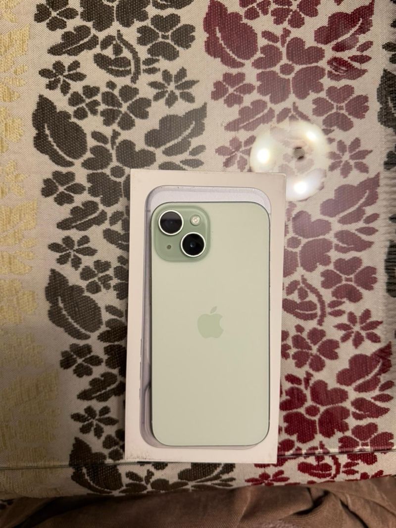 iPhone 15 128GB Verde - Enero 2024 afbeelding 2