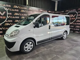 Nissan Primastar 9 plazas,solo 145.000k,año 8/2012