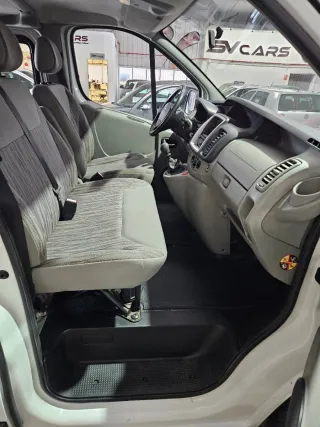 Nissan Primastar 9 plazas,solo 145.000k,año 8/2012