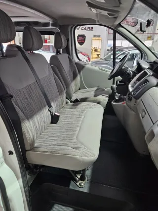 Nissan Primastar 9 plazas,solo 145.000k,año 8/2012