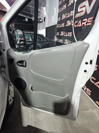 Nissan Primastar 9 plazas,solo 145.000k,año 8/2012