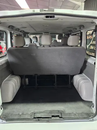 Nissan Primastar 9 plazas,solo 145.000k,año 8/2012