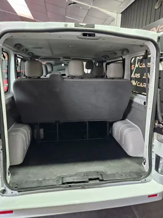 Nissan Primastar 9 plazas,solo 145.000k,año 8/2012