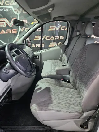 Nissan Primastar 9 plazas,solo 145.000k,año 8/2012