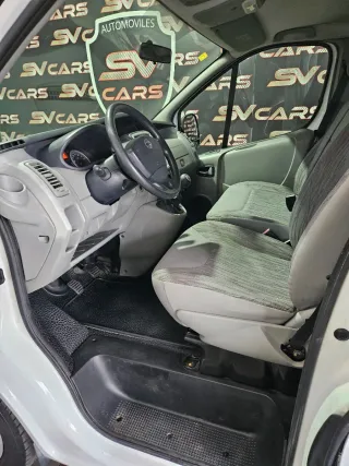 Nissan Primastar 9 plazas,solo 145.000k,año 8/2012