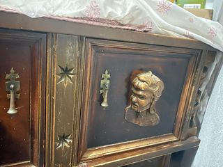 Mesa auxiliar antigua madera tallada