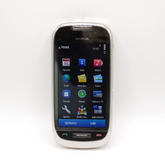 Teléfono Nokia C7