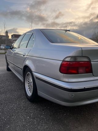 BMW Serie 5 1996 528i MANUAL