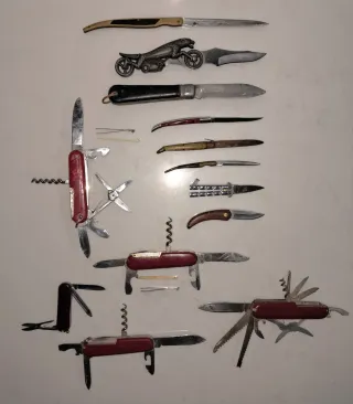 colección de 13 naajas