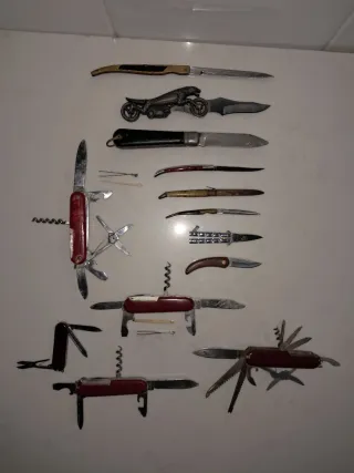 colección de 13 naajas