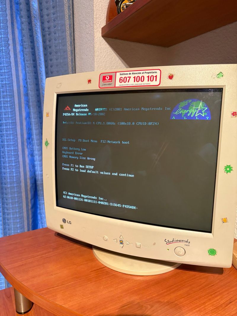 Monitor LG Studioworks 7005 Beige