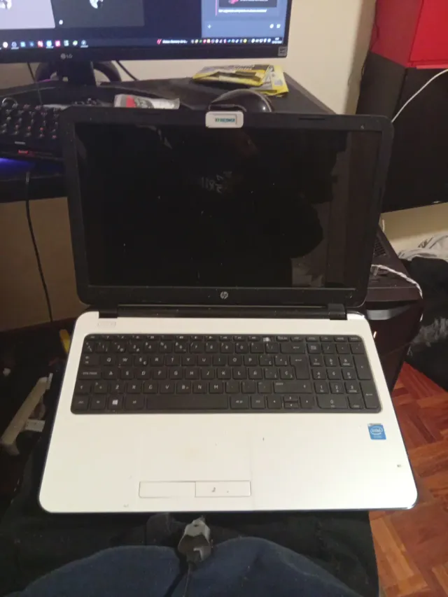 Portátil HP Negro y Blanco