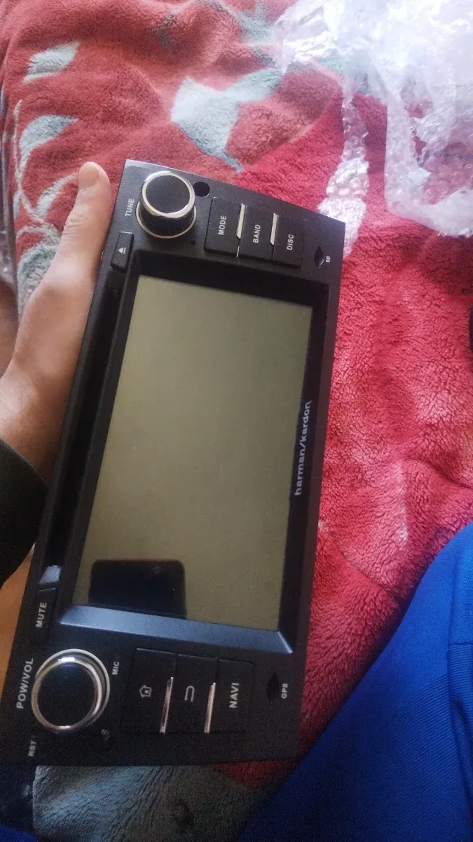 Radio Harman Kardon con Pantalla