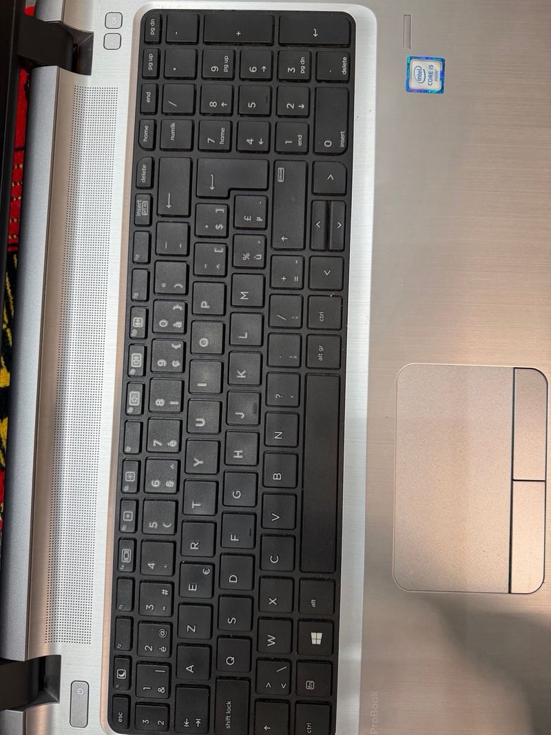 Portátil HP 450 G3 i5-6200u 4GB 15.6 afbeelding 7