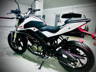 Moto 125cc/15cv Naked,QJ Mod.SRK 125/S,Carnet A1/B