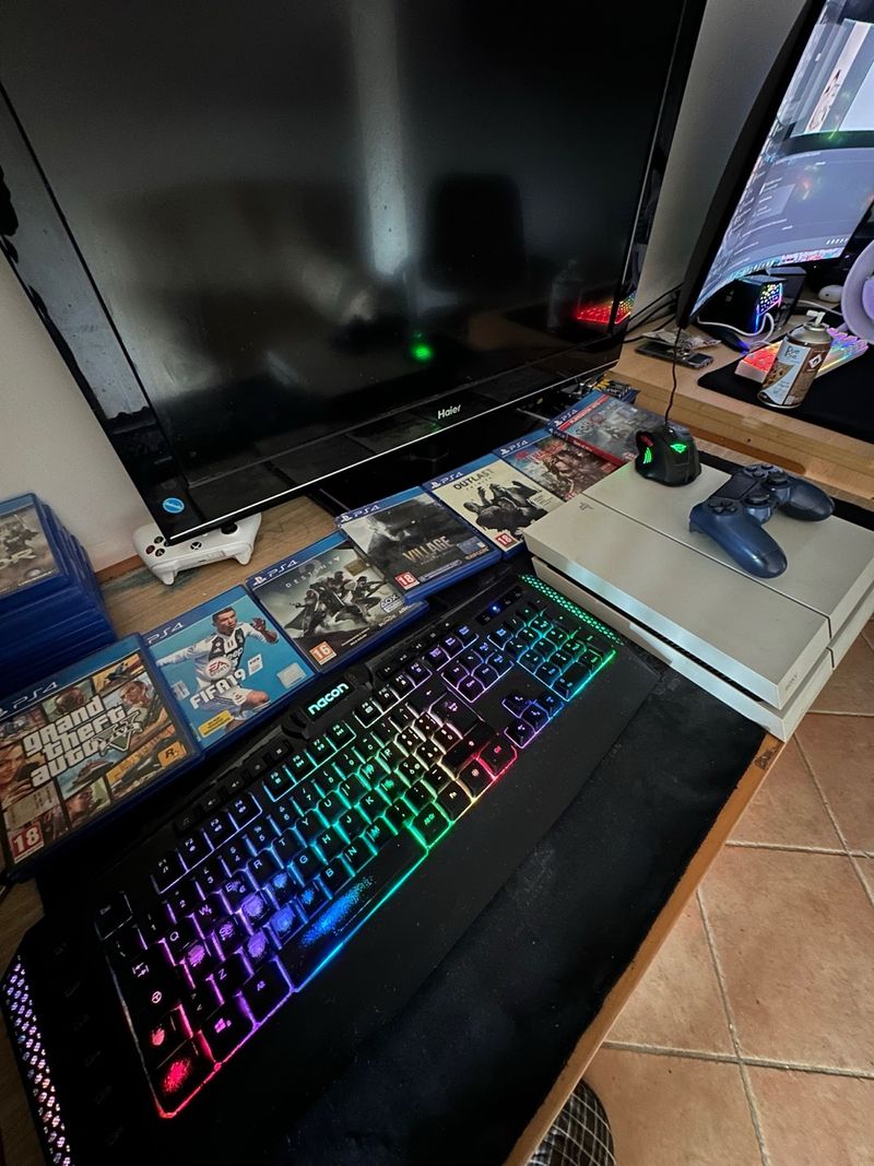 Paquete PS4 Juegos y Accesorios