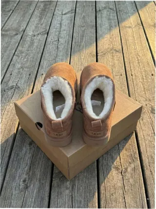 Stivali UGG Taglia 40 Marroni