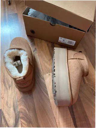 Stivali UGG Taglia 40 Beige/Marrone