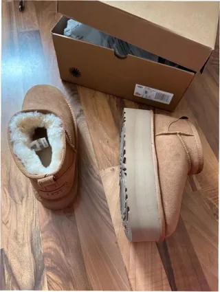 Stivali UGG Taglia 40 Beige/Marrone