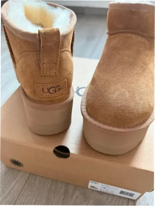 Stivali UGG Taglia 40 Marroni