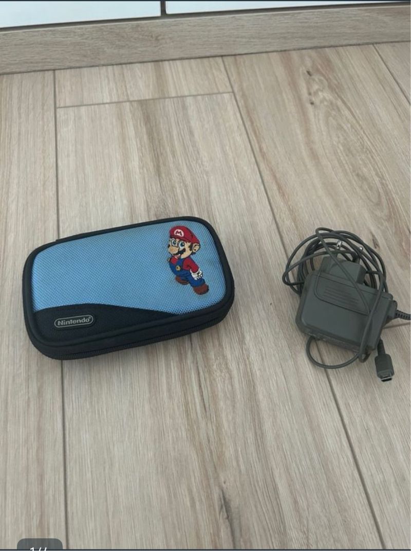 Nintendo DS Lite con funda y cargador