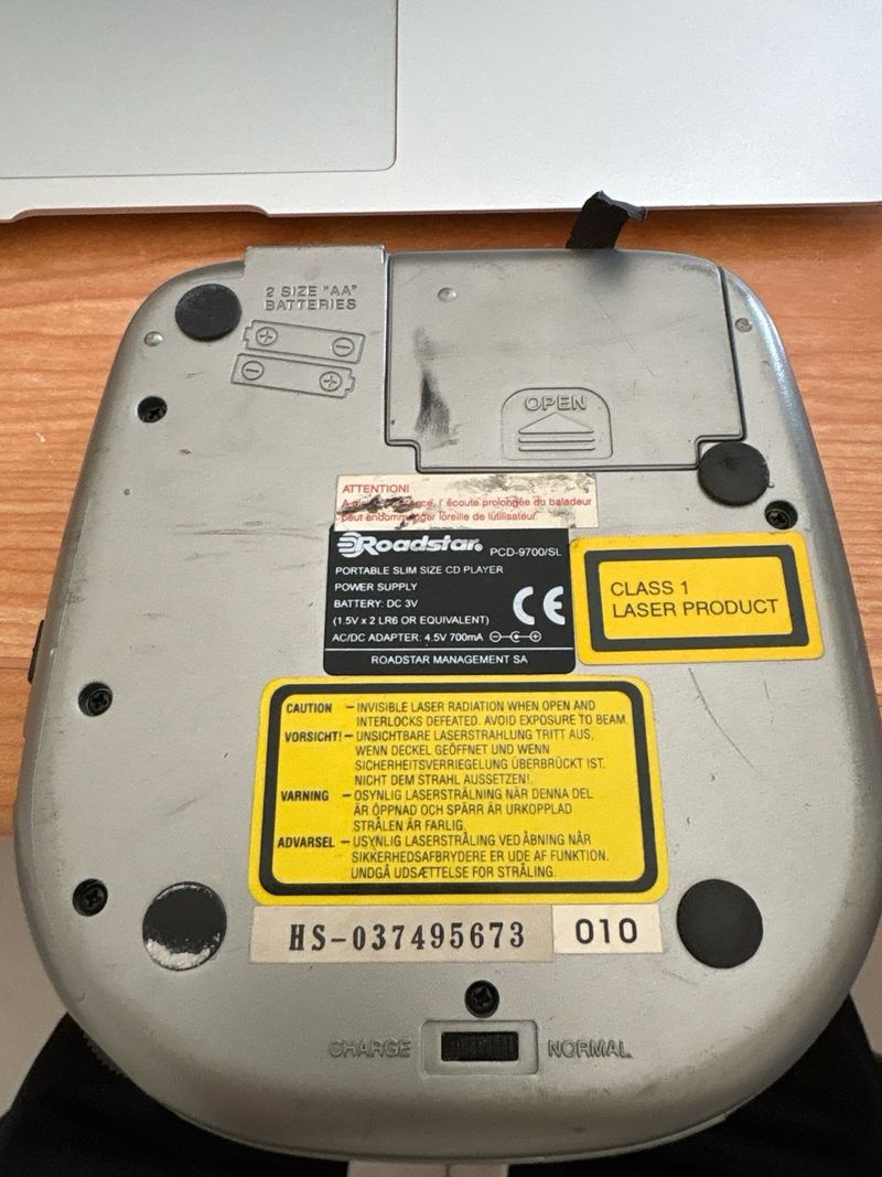 Reproductor de CD portátil Roadstar PCD-9700 afbeelding 2