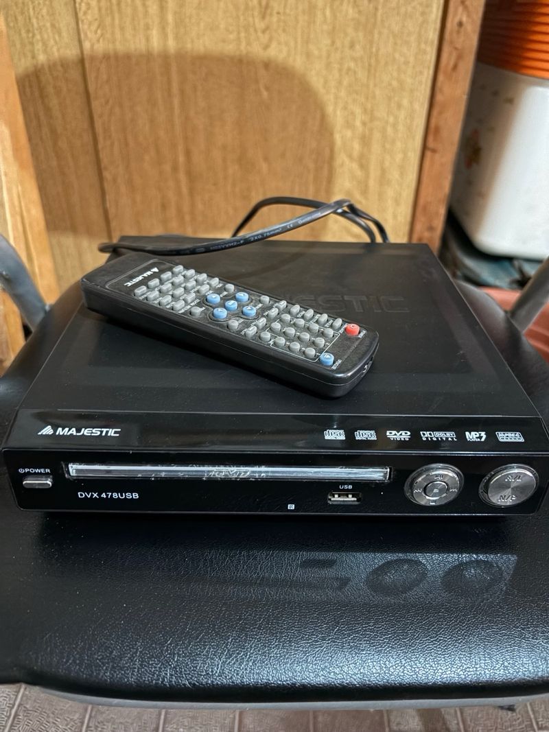 Reproductor de DVD Majestic DVX 478USB