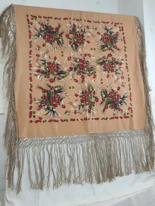 MANTÓN PAÑUELO SEDA INDUMENTARIA TRADICIONAL