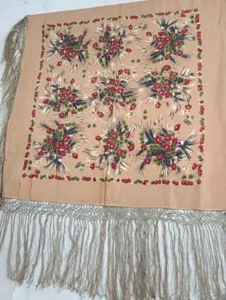 MANTÓN PAÑUELO SEDA INDUMENTARIA TRADICIONAL
