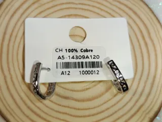 Argollas plateadas con circonitas de Elena Joyas