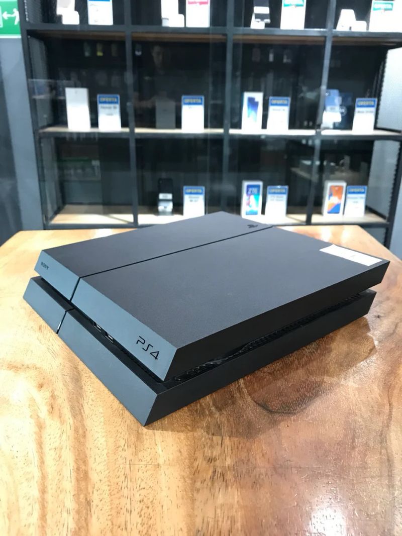 PlayStation 4 PS4 Negra 500 GB +mando+God of War