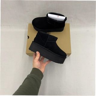 Stivali UGG Ultra Mini con piattaforma Taglia 37