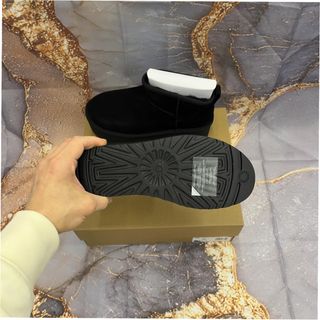 Stivali UGG Ultra Mini con piattaforma Taglia 40