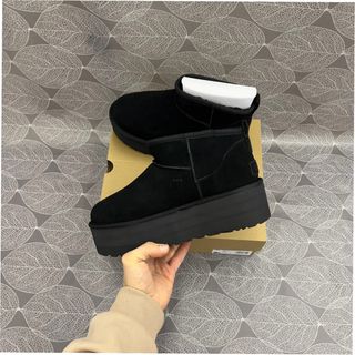 Stivali UGG Ultra Mini con piattaforma Taglia 37