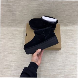 Stivali UGG Ultra Mini con piattaforma Taglia 40