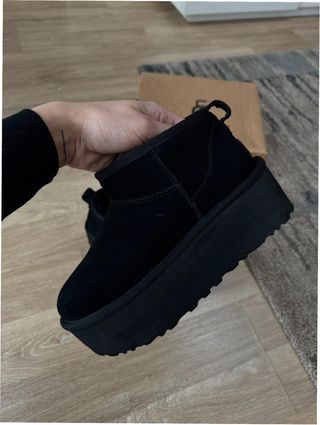 Stivali UGG Ultra Mini con piattaforma Taglia 38