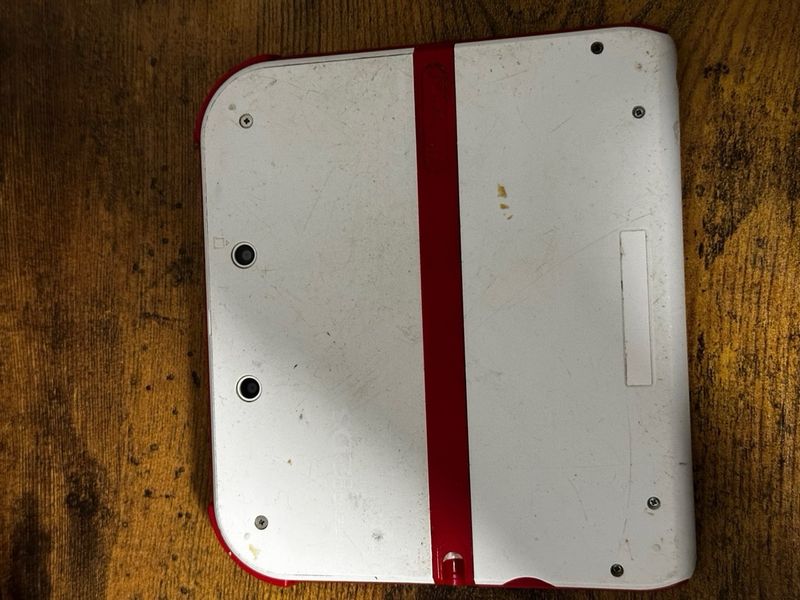 Nintendo 2DS Roja y Blanca (No se que le pasa) afbeelding 2
