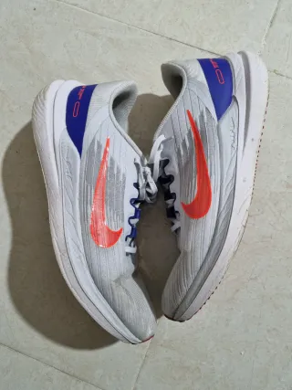 Zapatillas Nike Hombre Blancas y Rojas