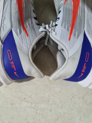 Zapatillas Nike Hombre Blancas y Rojas