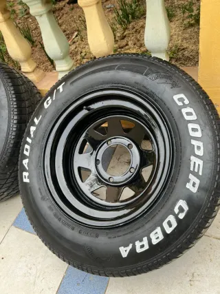 Juego Llantas 15"+Neumticos CooperCobra 225/70R15.