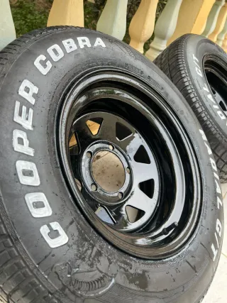Juego Llantas 15"+Neumticos CooperCobra 225/70R15.